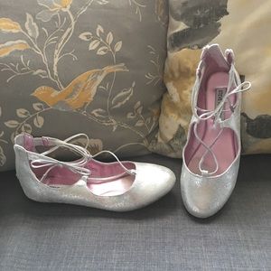 Girls shoes